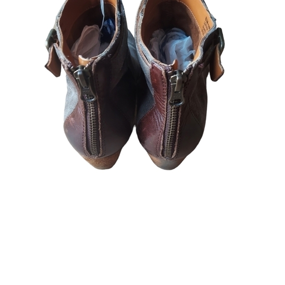 8.5 Kork-Ease distressed bootie - Picture 3 of 5